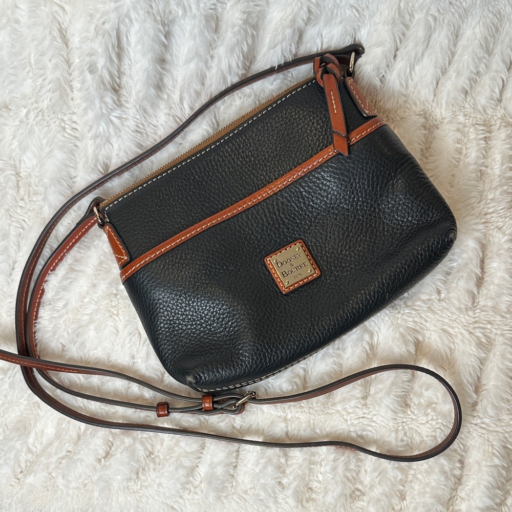 Dooney & Bourke Black and Tan Crossbody Bag‎